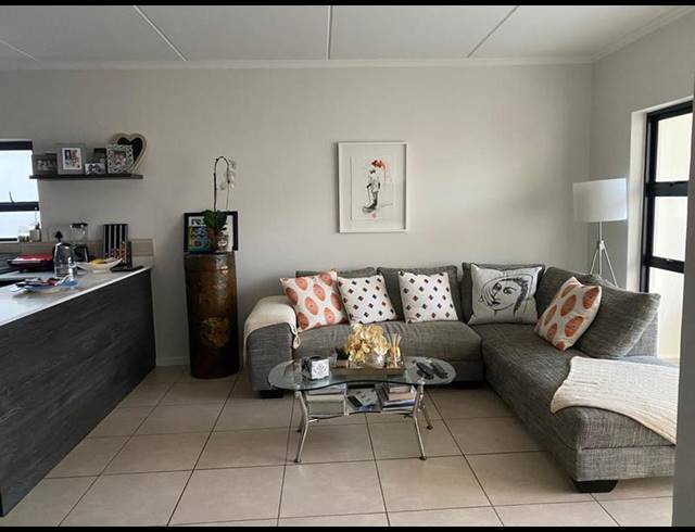 2 BEDROOM TOWNHOUSE FOR SALE IN GREENSTONE HILL